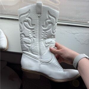 Boutique 9 White Heeled Cowboy Boots